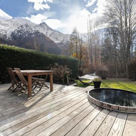 Cocon 4pax Jardin Jacuzzi Vue